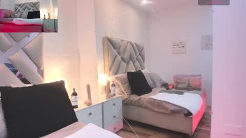 Raquel Moore  online show from 10/03/25, 12:57