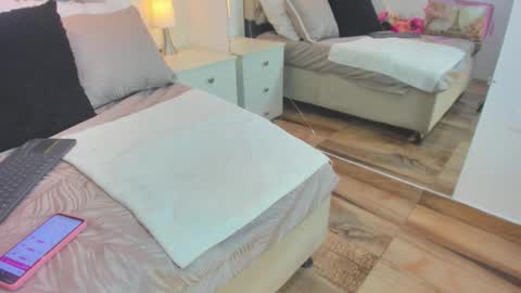 Raquel Moore  online show from 02/03/26, 12:21