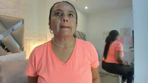 Raquel Moore  online show from 03/08/26, 02:04