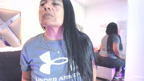 Raquel Moore  online show from 04/06/26, 11:44