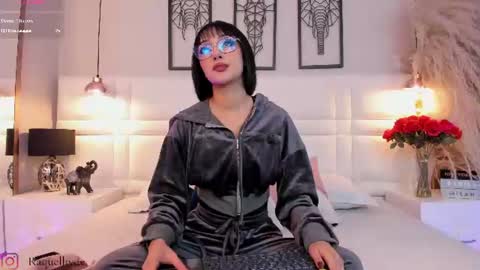 Snapshot of raquelhyde_ chatting on 06/21/26, 12:30 raquel Hyde online show from 06/21/26, 12:30