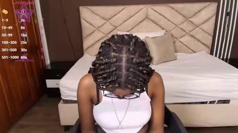 Raquel online show from 12/15/25, 11:58