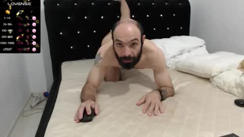 RaulWildBoy27 online show from 10/12/25, 01:43