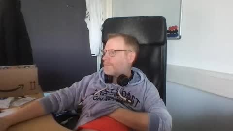 Raunchy me online show from 12/15/25, 02:32