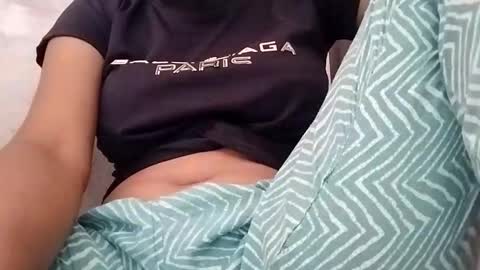 Snapshot of rava_sexy chatting on 09/27/25, 05:56 rava_sexy online show from 09/27/25, 05:56