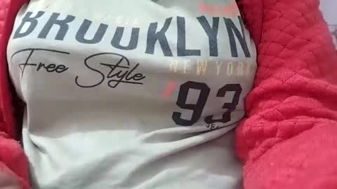 Snapshot of rava_sexy chatting on 12/22/25, 03:03 rava_sexy online show from 12/22/25, 03:03