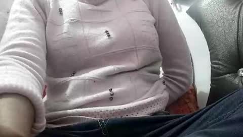 Snapshot of rava_sexy chatting on 02/18/26, 02:40 rava_sexy online show from 02/18/26, 02:40