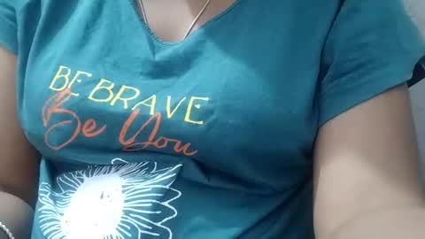 Snapshot of rava_sexy chatting on 03/08/26, 04:33 rava_sexy online show from 03/08/26, 04:33
