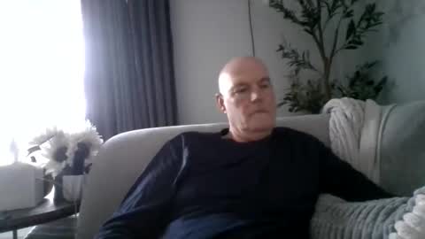 ravchat online show from 10/28/25, 10:01