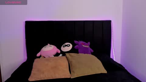 Snapshot of raven__white1 chatting on 03/08/25, 09:51 Raven online show from 03/08/25, 09:51