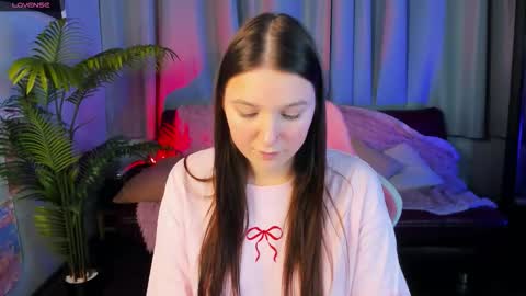 Snapshot of raven_crowe chatting on 03/04/26, 01:50 Raven online show from 03/04/26, 01:50