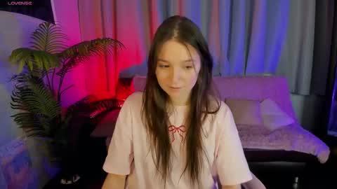 Snapshot of raven_crowe chatting on 03/09/26, 01:37 Raven online show from 03/09/26, 01:37