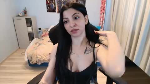 raven_haired_goddess online show from 04/21/26, 08:20