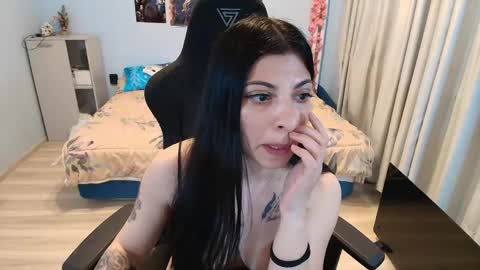 Snapshot of raven_haired_goddess chatting on 05/01/26, 06:51 raven_haired_goddess online show from 05/01/26, 06:51