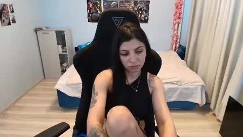 raven_haired_goddess online show from 06/29/26, 12:16
