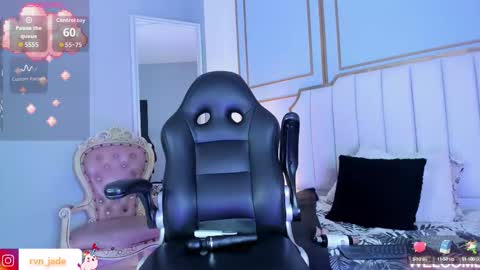 raven_jade_ online show from 09/16/25, 04:02