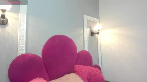 raven_loove online show from 05/25/26, 06:14
