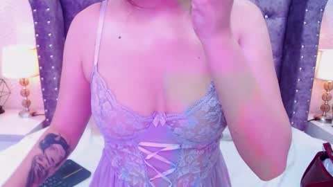 Snapshot of raven_love_ chatting on 10/08/25, 08:06 raven_love_ online show from 10/08/25, 08:06