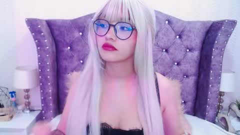 Snapshot of raven_love_ chatting on 10/21/25, 07:58 raven_love_ online show from 10/21/25, 07:58