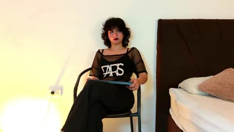 Snapshot of raven_oa chatting on 05/12/26, 11:40 online show from 05/12/26, 11:40