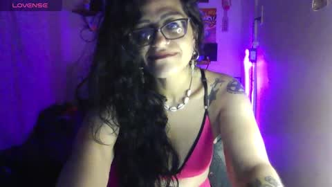 Snapshot of ravenandsin chatting on 01/28/25, 12:05 Raven online show from 01/28/25, 12:05