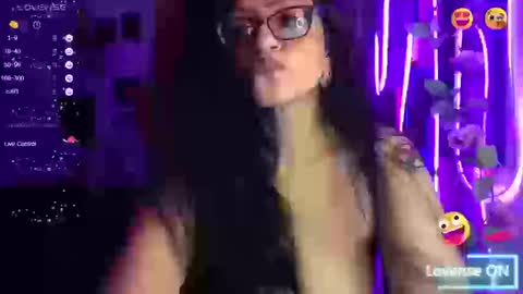 Snapshot of ravenandsin chatting on 09/15/25, 11:27 Raven online show from 09/15/25, 11:27