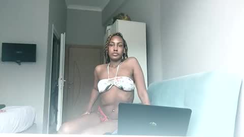 ravenbby online show from 05/25/26, 10:21