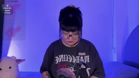 Raven  online show from 04/15/26, 04:08