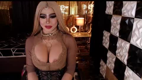 Snapshot of ravenmystiquex chatting on 06/23/26, 12:03 ravenmystiquex online show from 06/23/26, 12:03