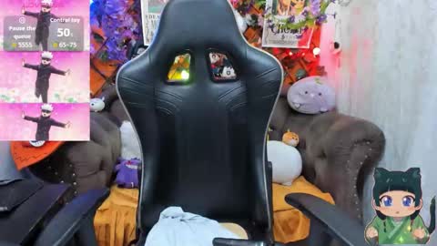 RavenN  online show from 12/21/25, 11:28