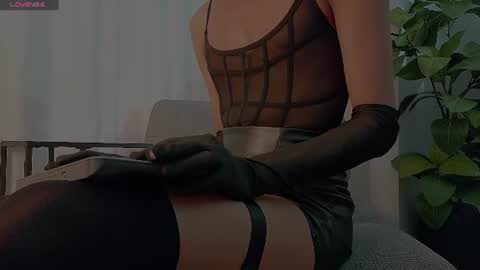 Snapshot of ravensinclair chatting on 07/16/26, 02:06 Raven Sinclair online show from 07/16/26, 02:06