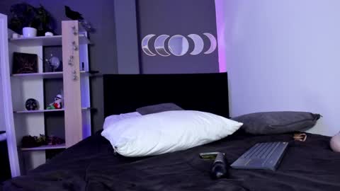 Raven Witch online show from 01/19/25, 03:39