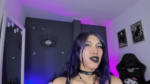 Snapshot of ravenwitch_ chatting on 06/10/26, 08:19 Raven Witch online show from 06/10/26, 08:19
