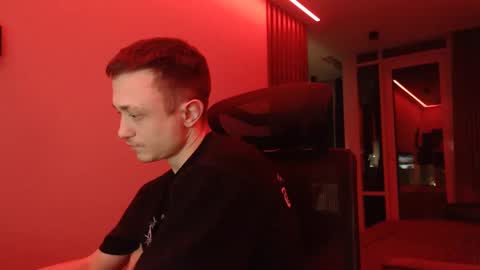 Snapshot of ravine_doleg chatting on 02/20/25, 12:19 Alex Nash online show from 02/20/25, 12:19