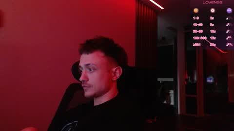 Snapshot of ravine_doleg chatting on 09/26/25, 12:03 Alex Nash online show from 09/26/25, 12:03