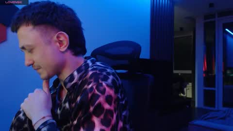 Snapshot of ravine_doleg chatting on 10/30/25, 01:40 Alex Nash online show from 10/30/25, 01:40