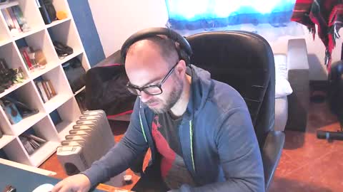 ravingr3d3 online show from 03/06/25, 09:14