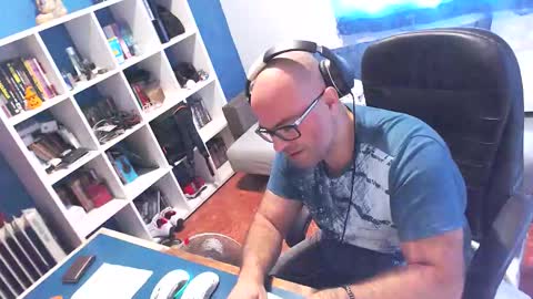 ravingr3d3 online show from 10/08/25, 10:24