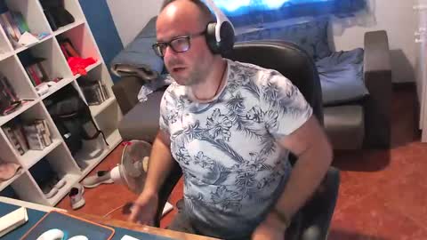 ravingr3d3 online show from 05/25/26, 08:09