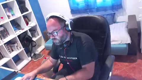 Snapshot of ravingr3d3 chatting on 07/20/26, 10:39 ravingr3d3 online show from 07/20/26, 10:39