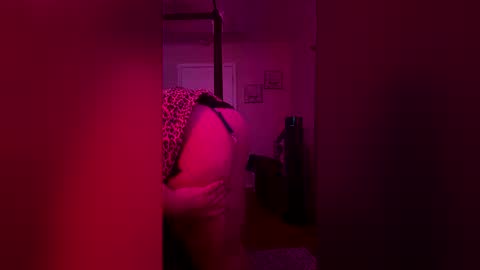 RoxanneRowdy online show from 03/18/26, 11:02