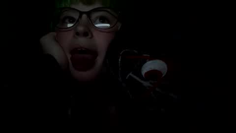 Snapshot of ravyn_xoxo chatting on 01/11/25, 06:24 Ravynn 3 online show from 01/11/25, 06:24