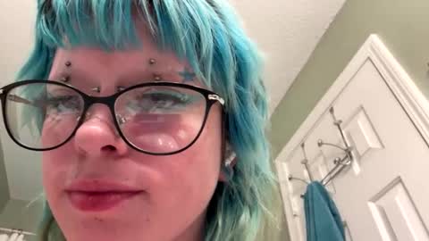 Snapshot of ravyn_xoxo chatting on 09/10/25, 06:41 Ravynn 3 online show from 09/10/25, 06:41