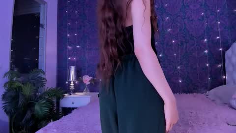 Lillian online show from 09/15/25, 07:03