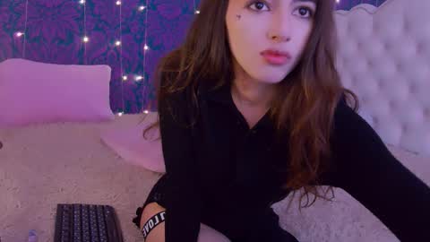 Lillian online show from 11/01/25, 04:31