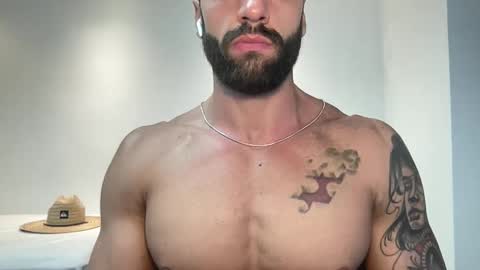 Snapshot of ray90fit chatting on 12/19/24, 02:23 rayfit90 online show from 12/19/24, 02:23