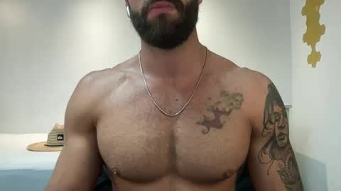 Snapshot of ray90fit chatting on 01/16/25, 01:14 rayfit90 online show from 01/16/25, 01:14