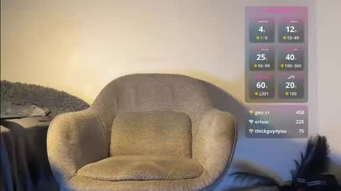 Snapshot of ray90fit chatting on 10/14/25, 12:06 rayfit90 online show from 10/14/25, 12:06