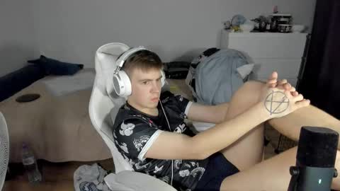 Ray online show from 10/03/25, 09:01