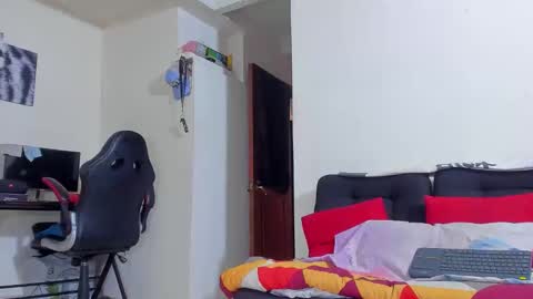 ray_long222 online show from 04/22/26, 04:19